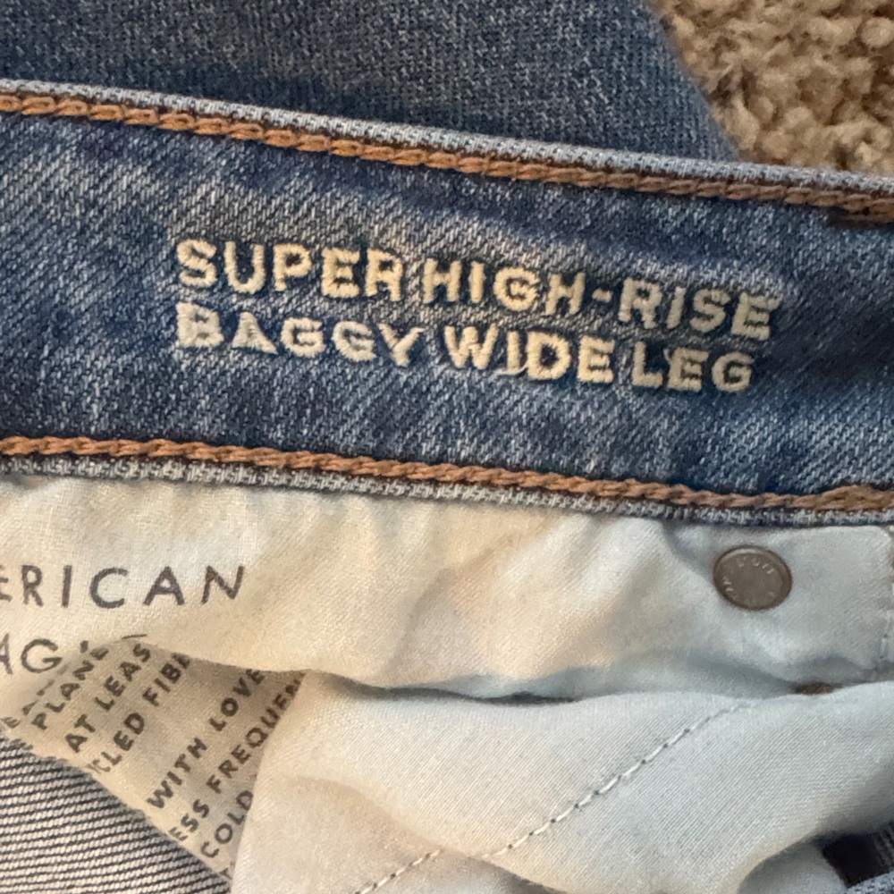 American Eagle High Rise Cargo wide Leg Women's Jeans - Picture 4 of 7